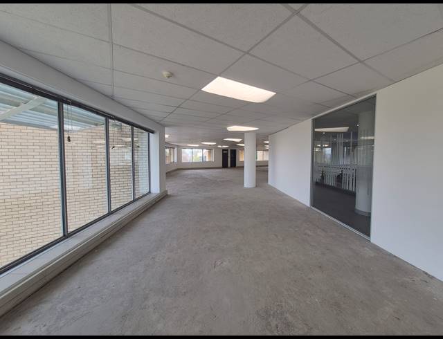 584M² OFFICE TO LET IN WOODMEAD